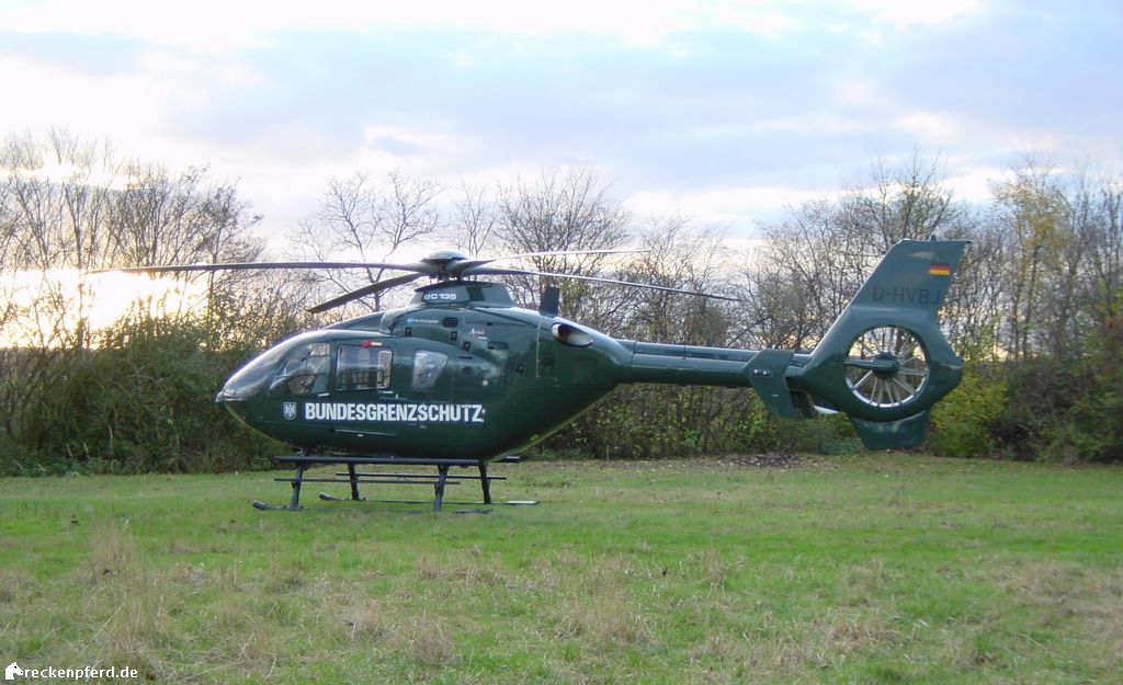 EC 135T1 von links